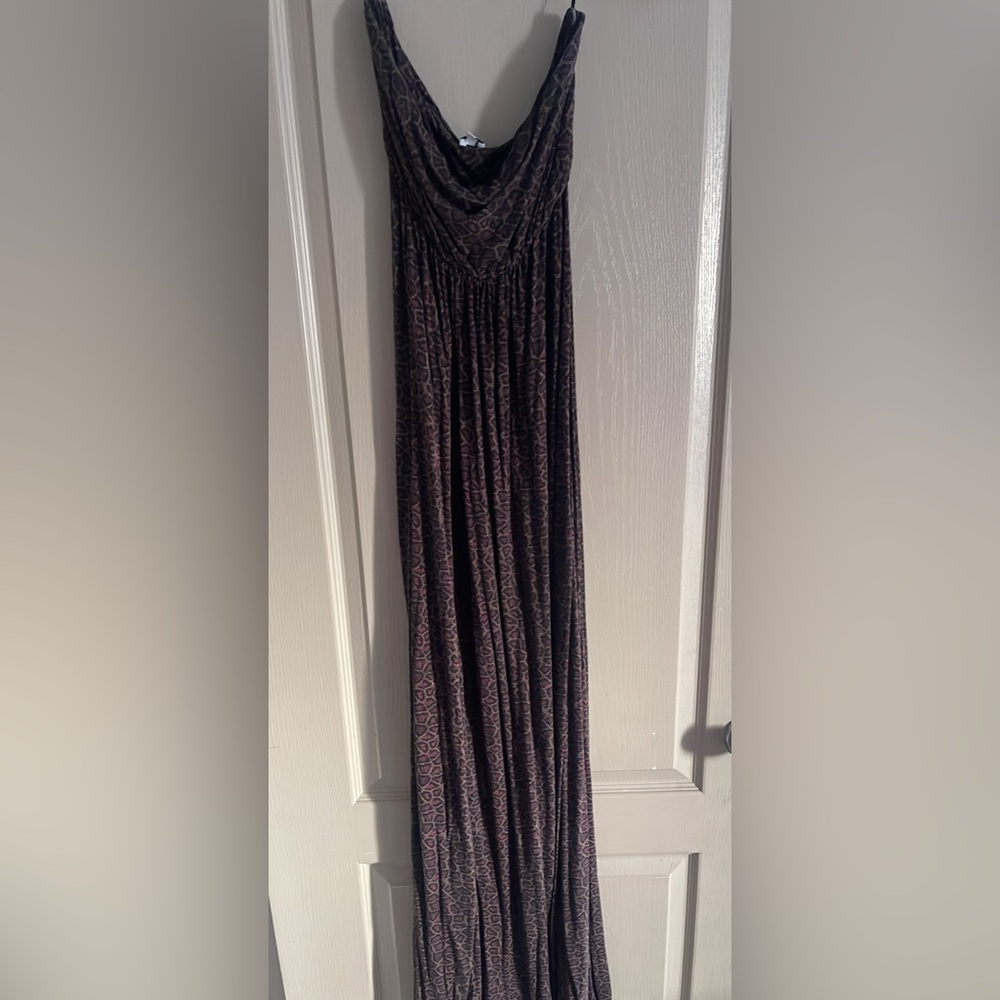 🛍️ 4/$40 Bootlegger strapless maxi dress